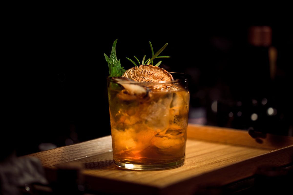 10 Cocktail Garnishes That Make Drinks Instagram-Worthy