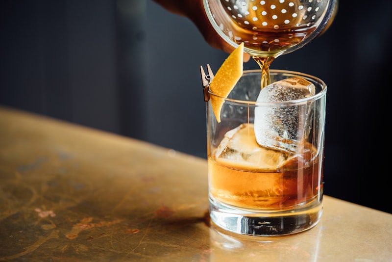 How to Make the Perfect Negroni (Classic Recipe + 3 Variations)